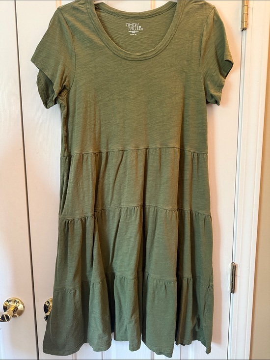 Time and Tru Dresses & Skirts - Time and Tru Olive Green Short Sleeve Tiered Dress